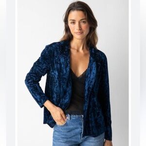 Natural Life Crushed Velvet Open Blazer Size: S/M
